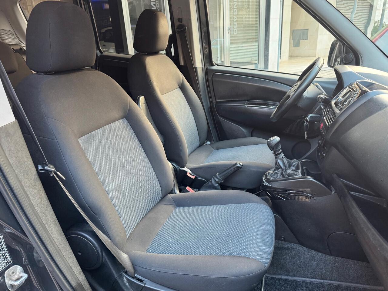 OPEL COMBO 1.6 CDTI 105 CV. 5 POSTI GANCIO TRAINO