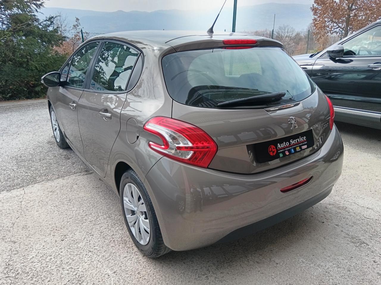 Peugeot 208 1.4 HDi 68CV 5P NEOPATENTATI