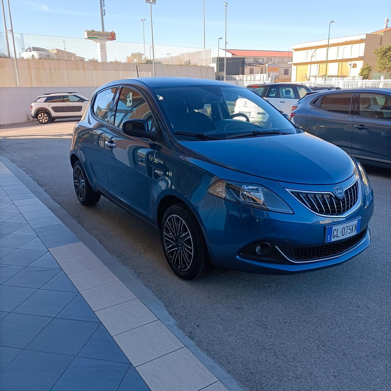 Lancia Ypsilon 1.0 FireFly S&S Hybryd Gold (ok neopatentati)