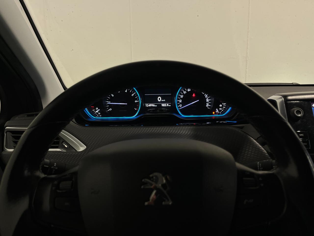 PEUGEOT 2008 1.2 PURETECH ALLURE