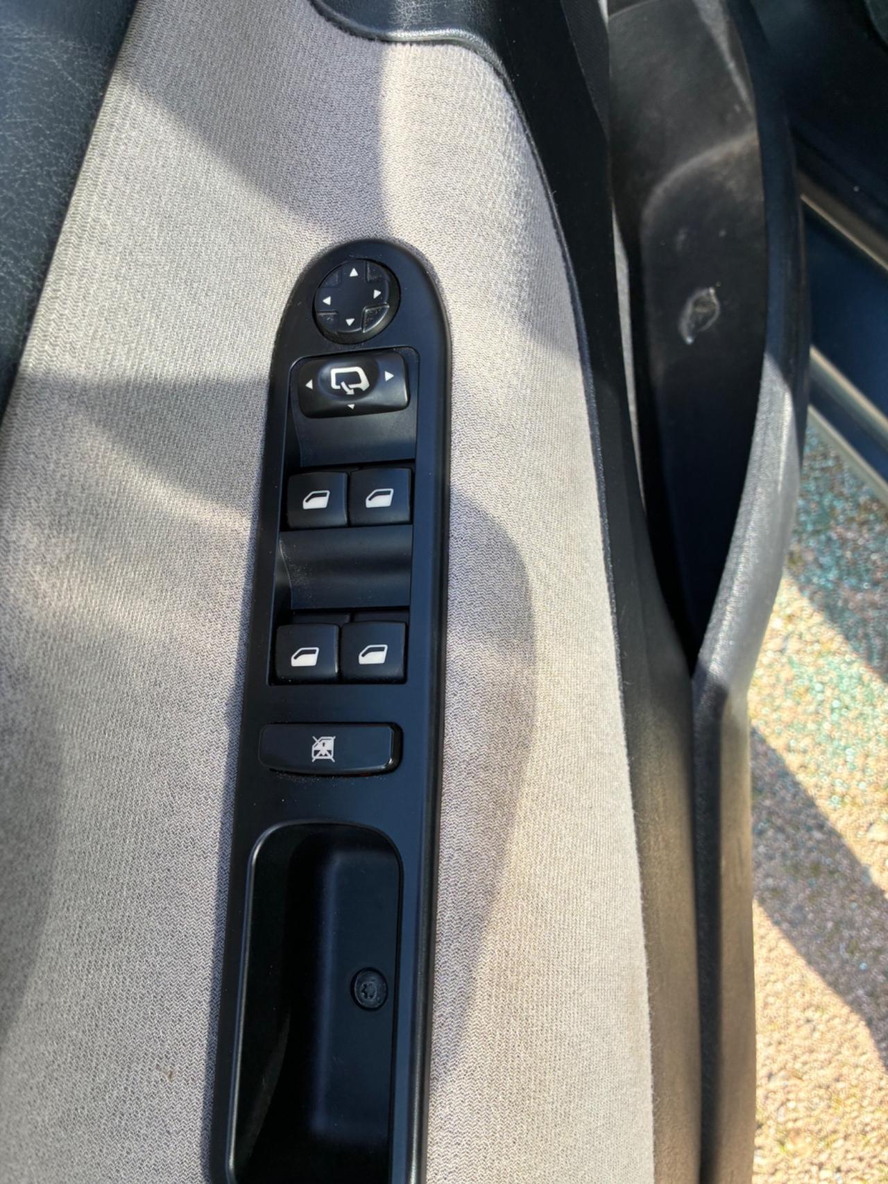 Peugeot 207 1.6 HDi 90CV 5P XS (66 kw)