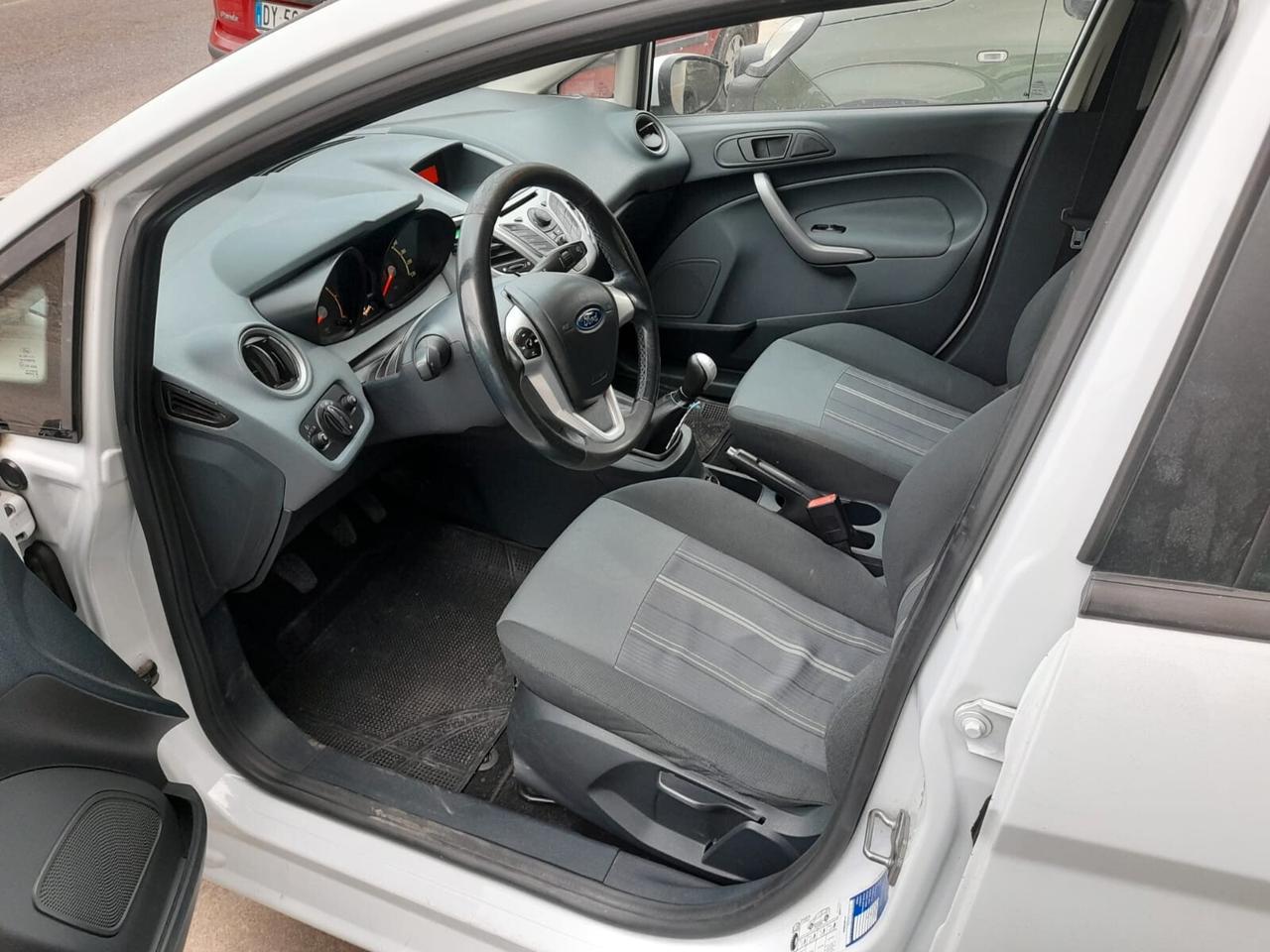 Ford Fiesta 1.4 TDCi 5p. Titanium