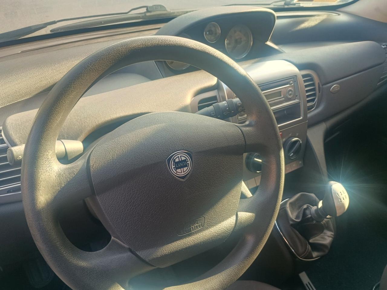 Lancia Ypsilon 1.2 Oro Bianco