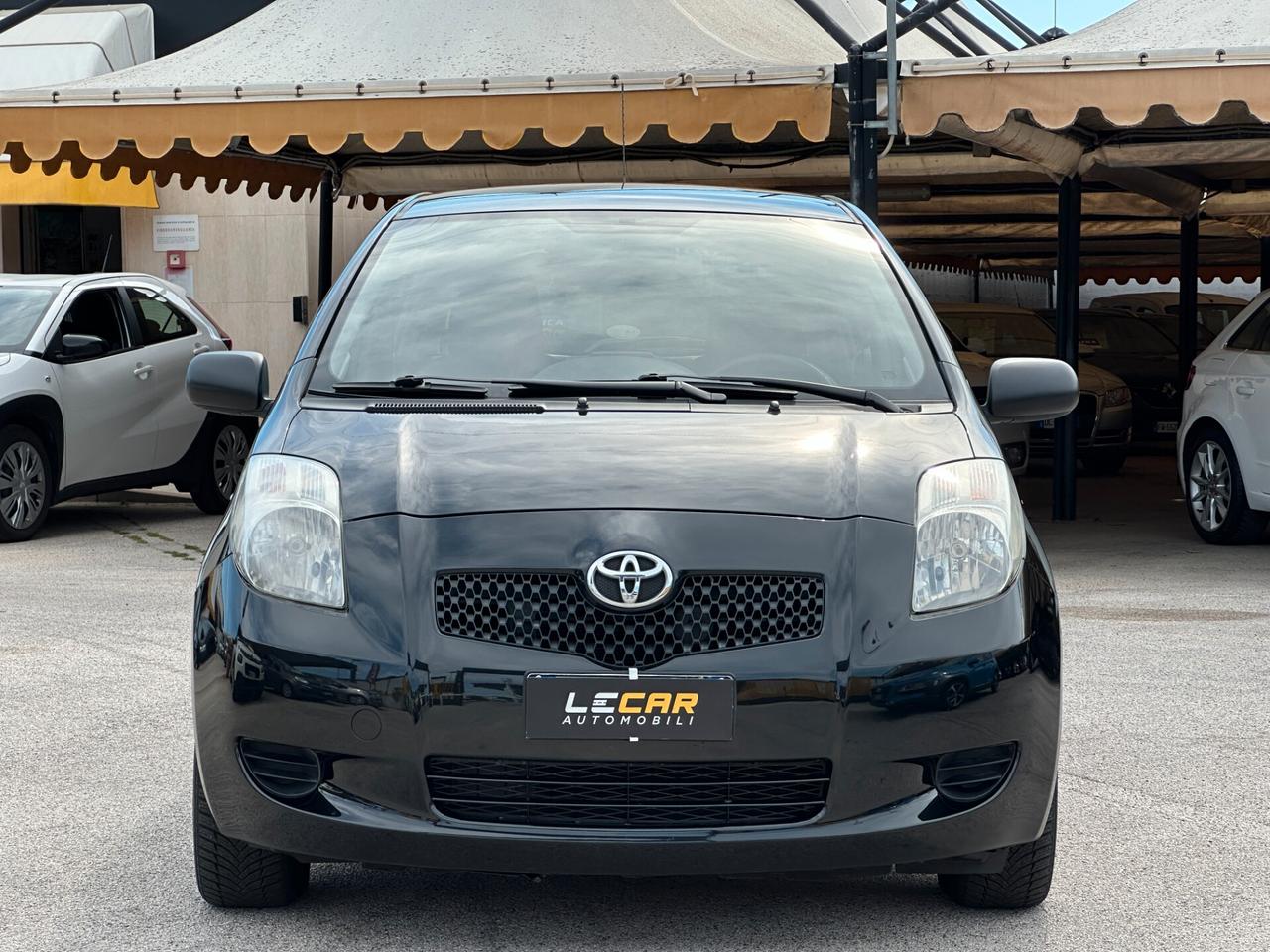 TOYOTA Yaris 1.0 5 porte Now