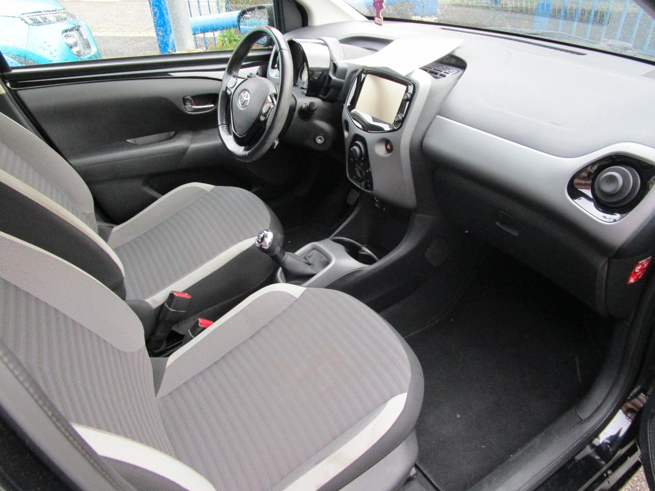 Toyota Aygo Connect 1.0 VVT-i 72 CV 5 porte x-play MMT