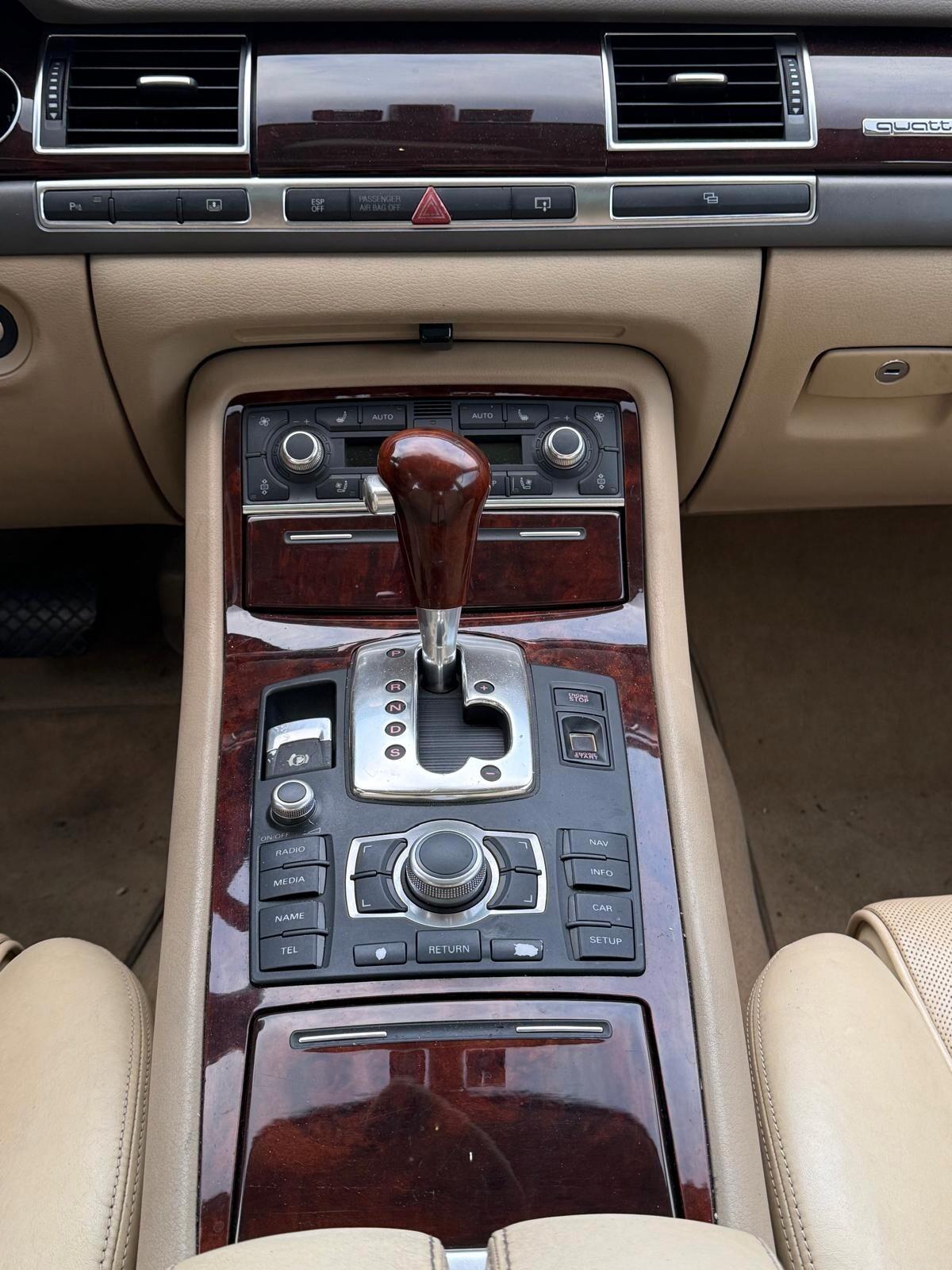 Audi A8 4.2 V8 quattro tiptronic