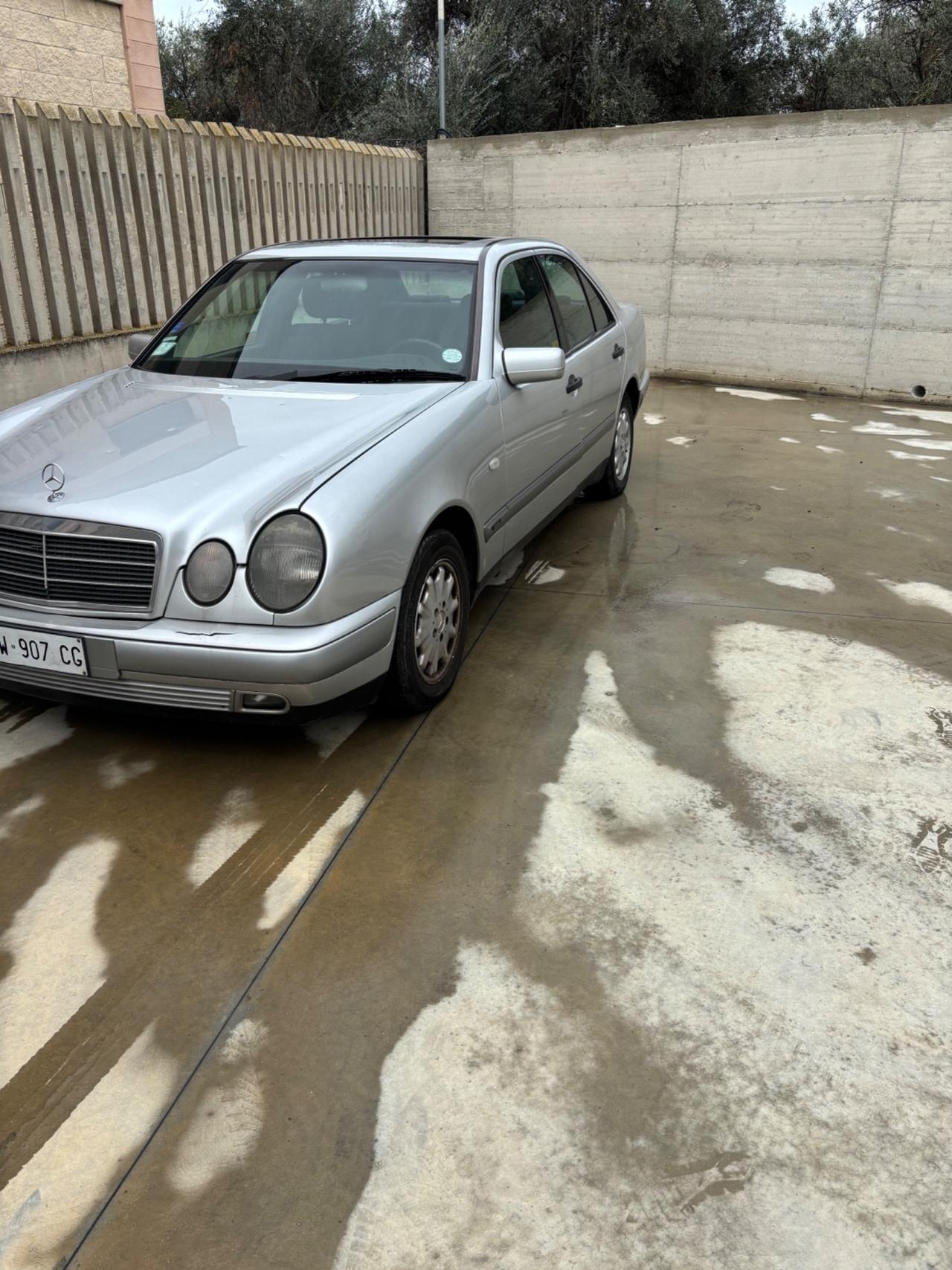 Mercedes-benz E 200 cat Classic w210