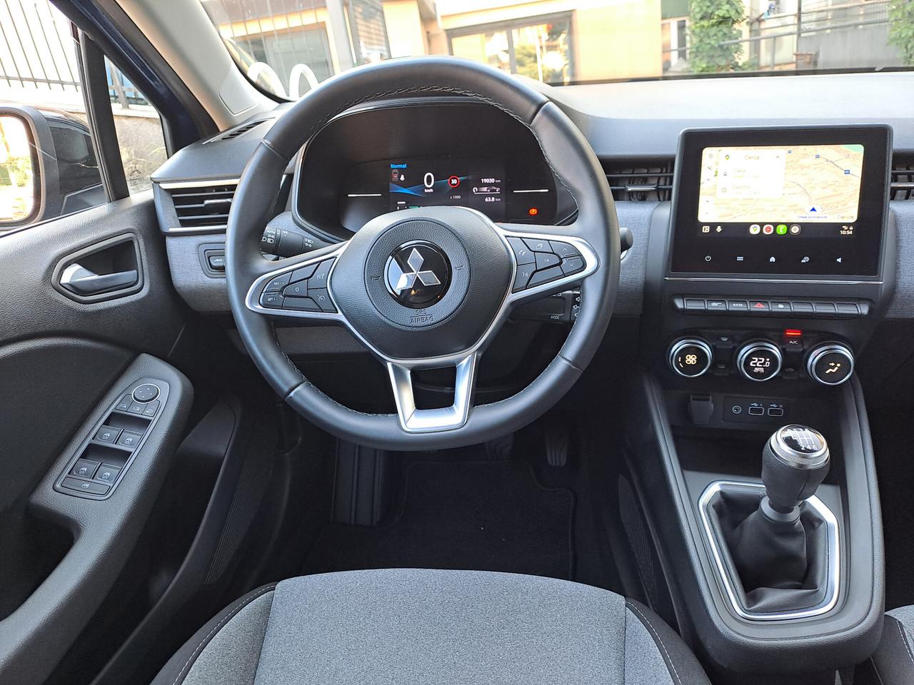 Mitsubishi Colt 1.0L turbo 90 CV Invite