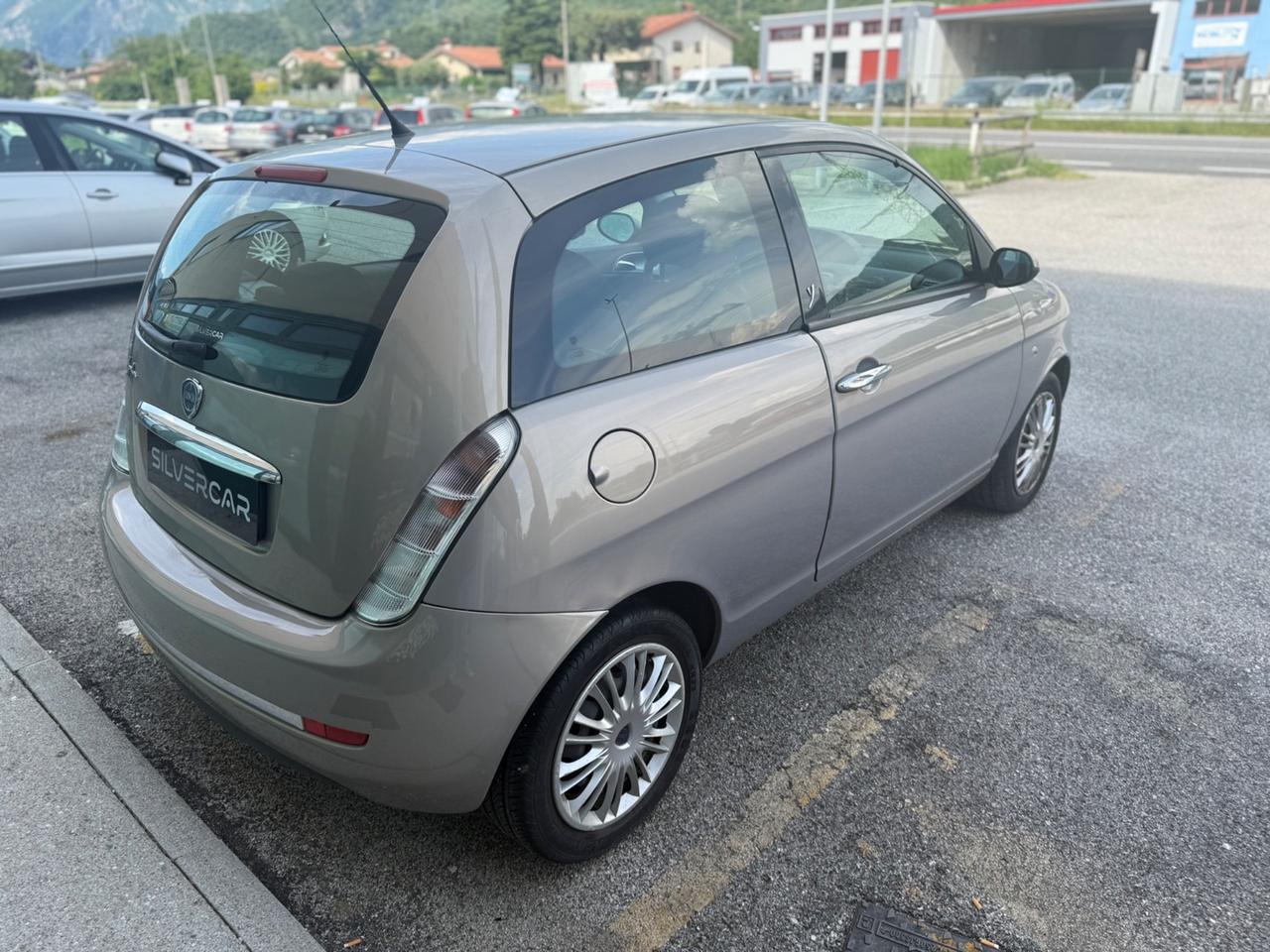 Lancia Ypsilon 1.2 - Ok Neopatentati