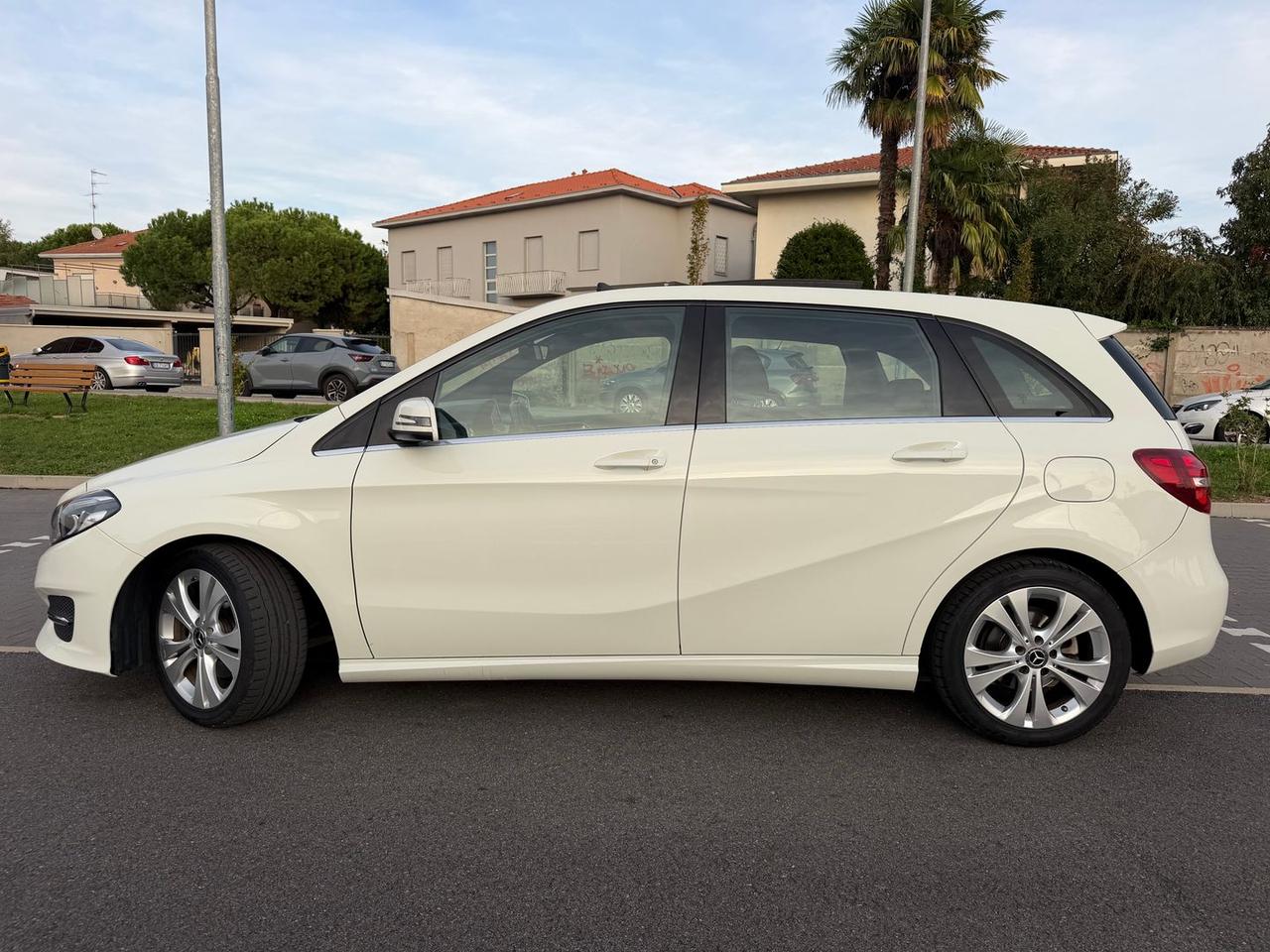Mercedes-Benz 200 D Sport next #50363