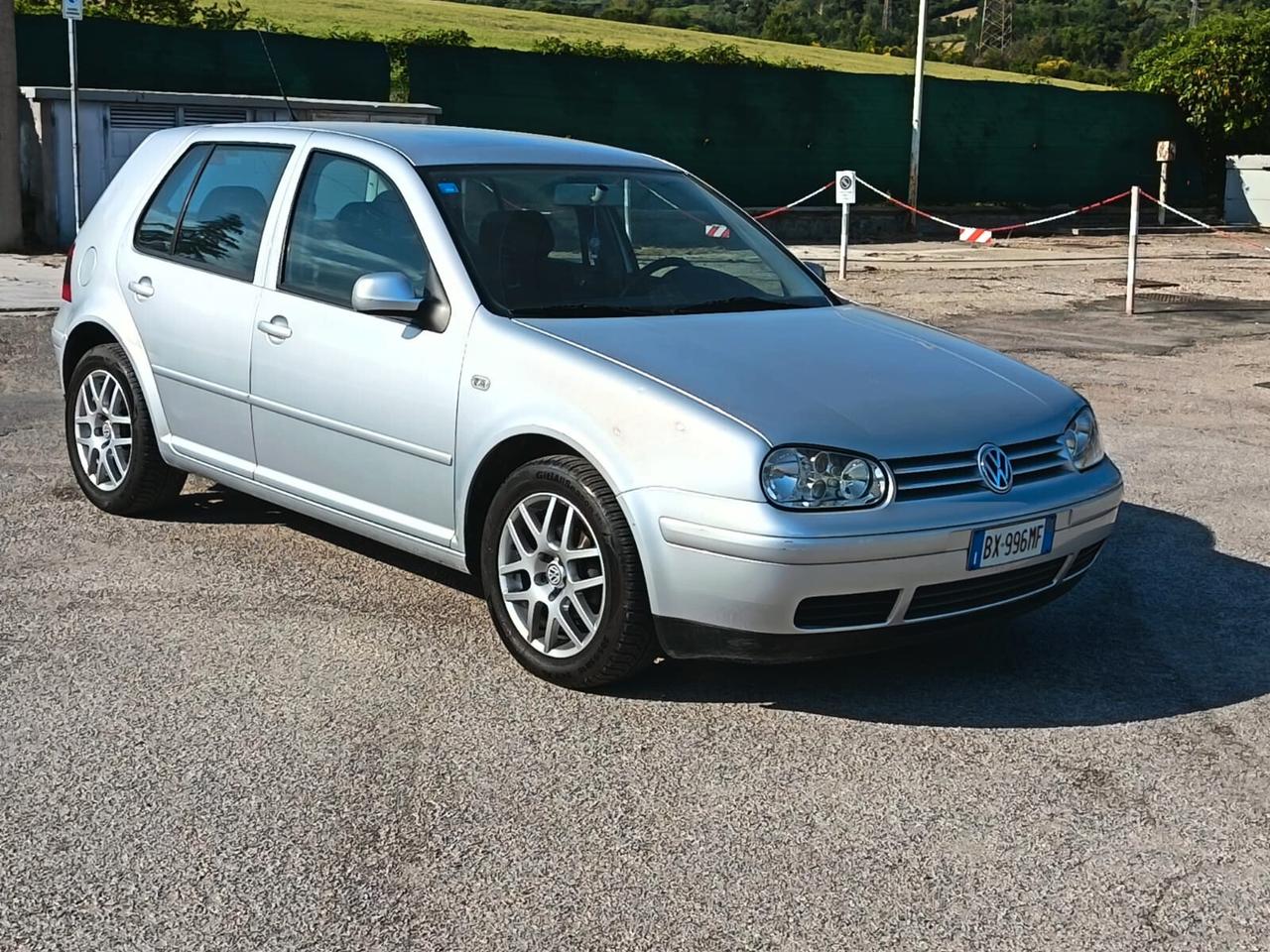 VOLKSWAGEN GOLF 4 HIGHLINE 1.6 BENZINA AUTOMATICA UNICOPROPRIETARIO – KM ORIGINALI – CAMBIO AUTOMATICO PERFETTO