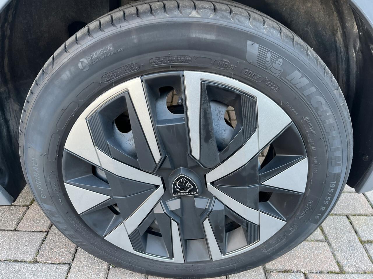 Peugeot 208 PureTech 100 Stop&Start 5 porte Active