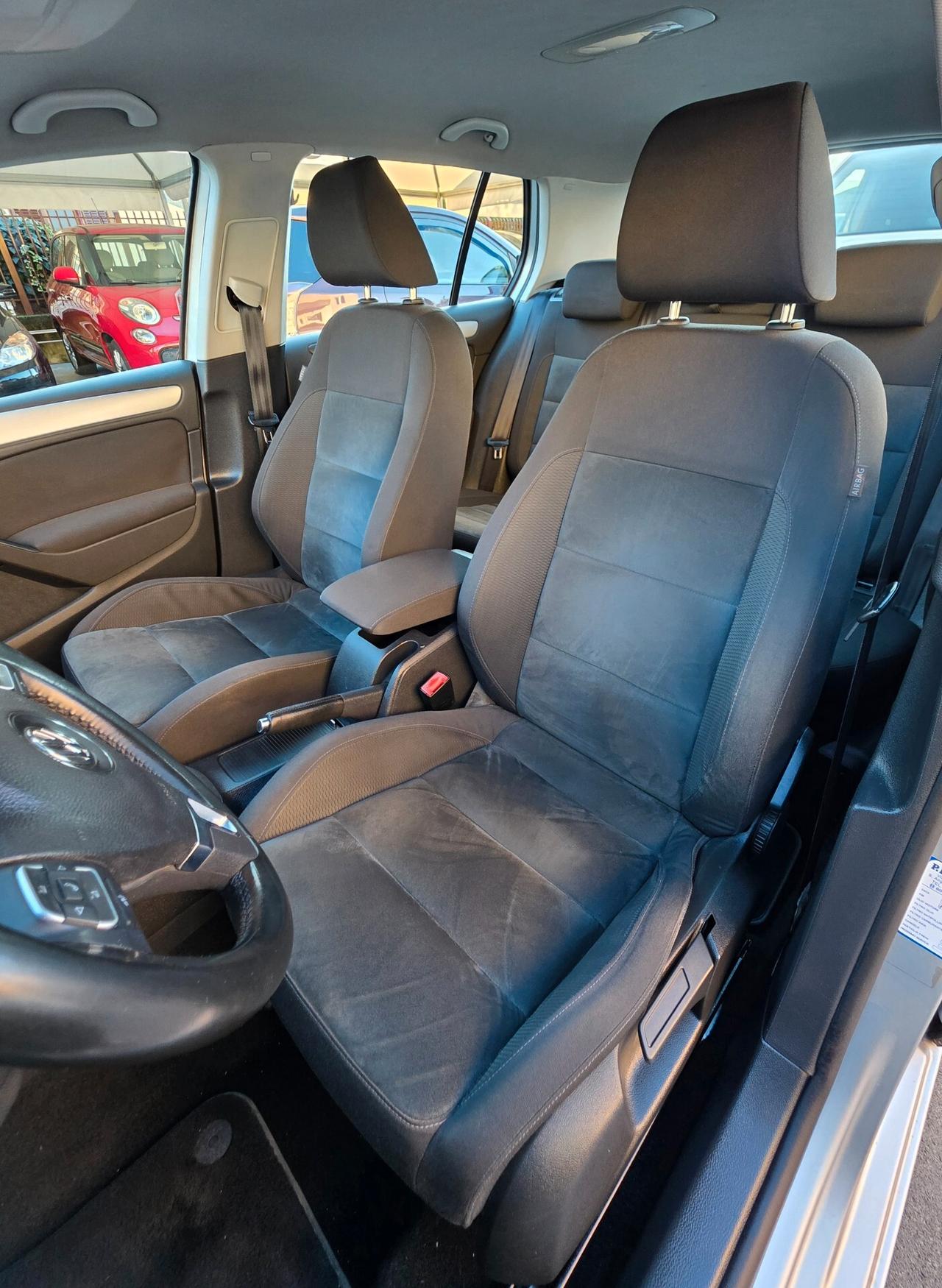 Volkswagen Golf 1.6 TDI DPF DSG 5p. Highline