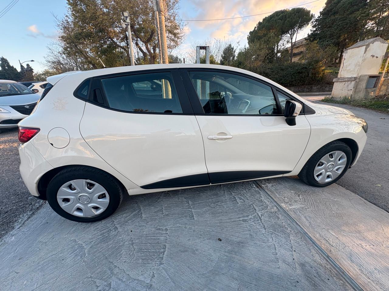 Renault Clio 1.2 75CV GPL 5 porte Costume National