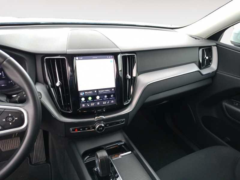 VOLVO XC60 2.0 b4 Momentum auto