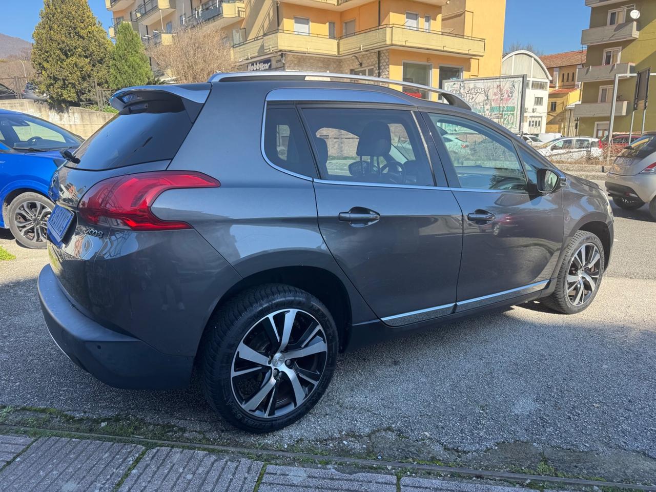 Peugeot 2008 BlueHDi 100 Allure