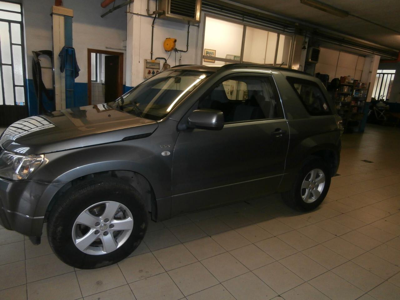 Suzuki Grand Vitara 1.6 16V 3 porte 100000km