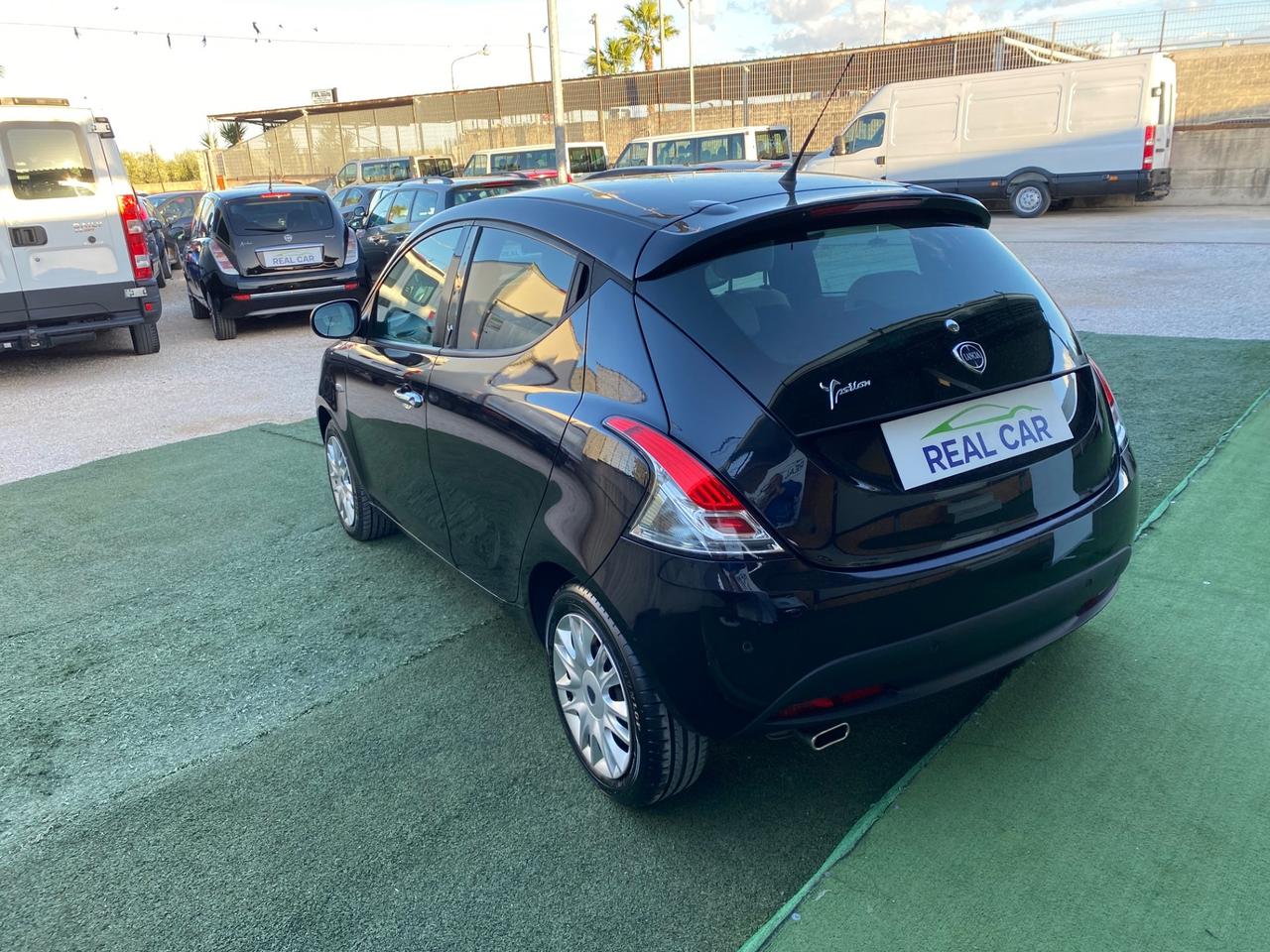 Lancia Ypsilon 1.2 benzina 5 Posti Neopatentati