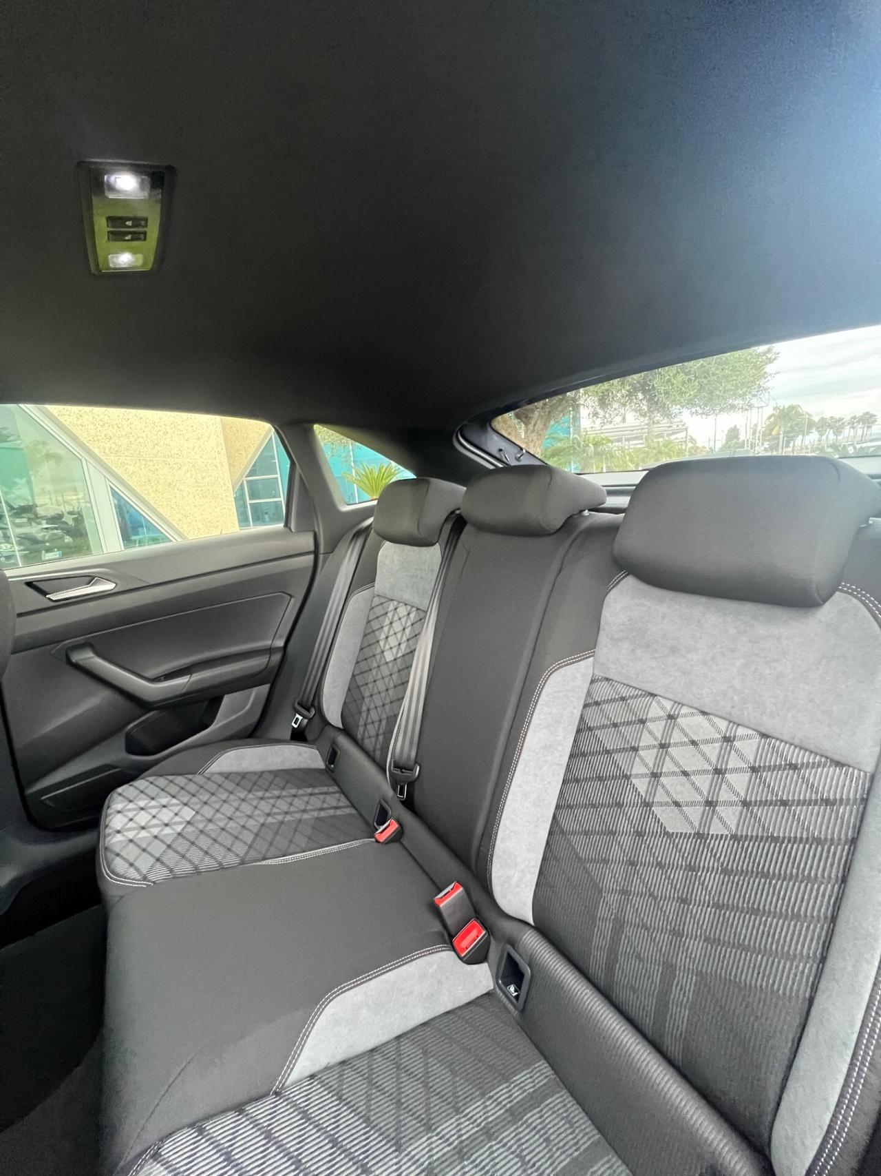 Volkswagen Taigo 1.0 TSI 115 CV R-Line Plus possibilità noleggio no scoring