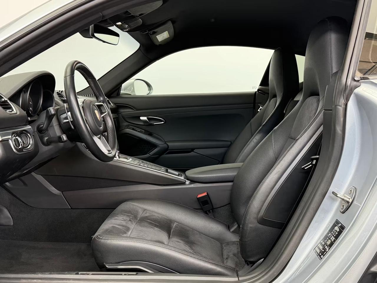 Porsche Cayman 718 2.0 300cv, navi, CarPlay