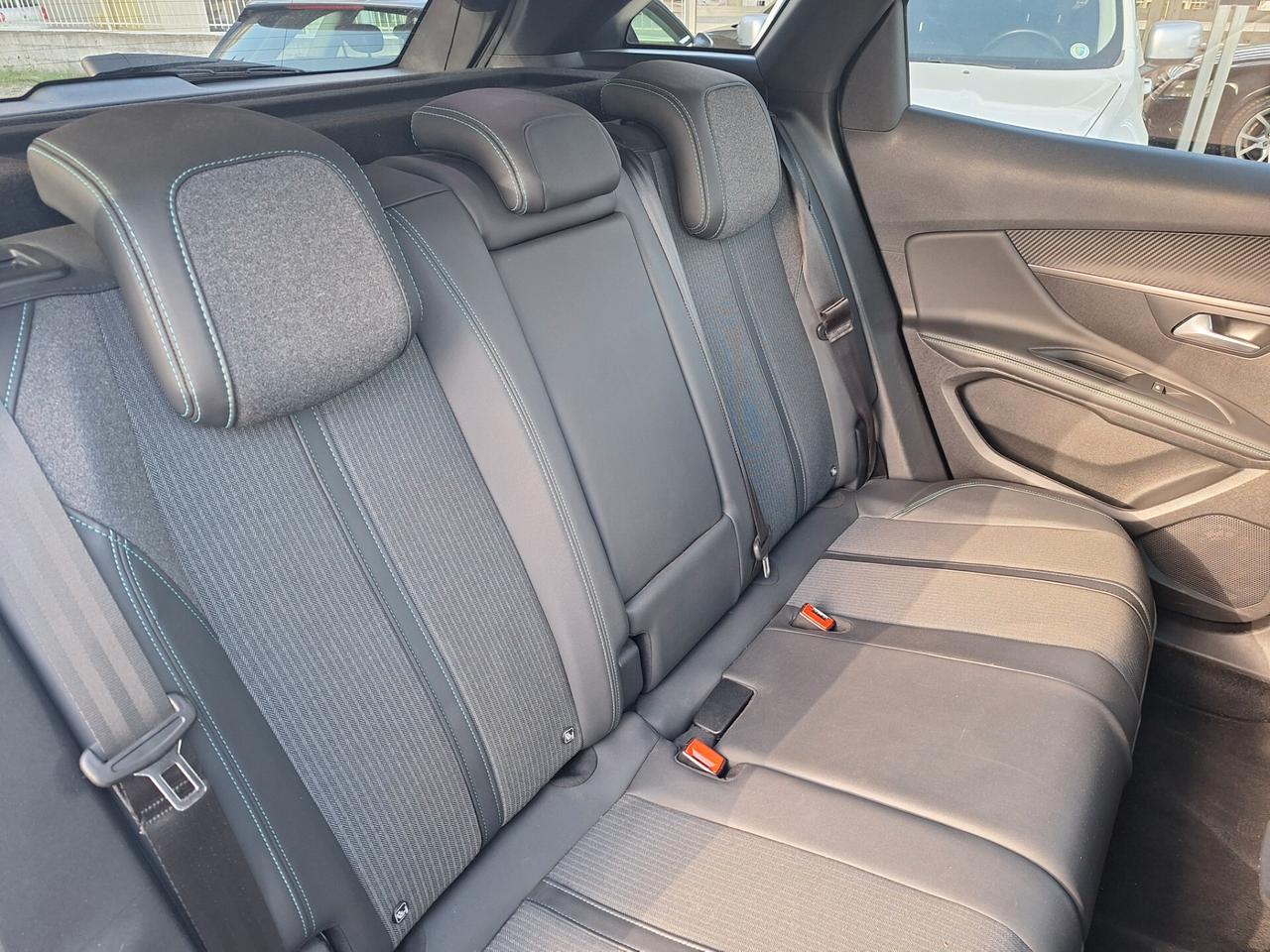 Peugeot 3008 BlueHDi 130 S&S EAT8 Allure Pack
