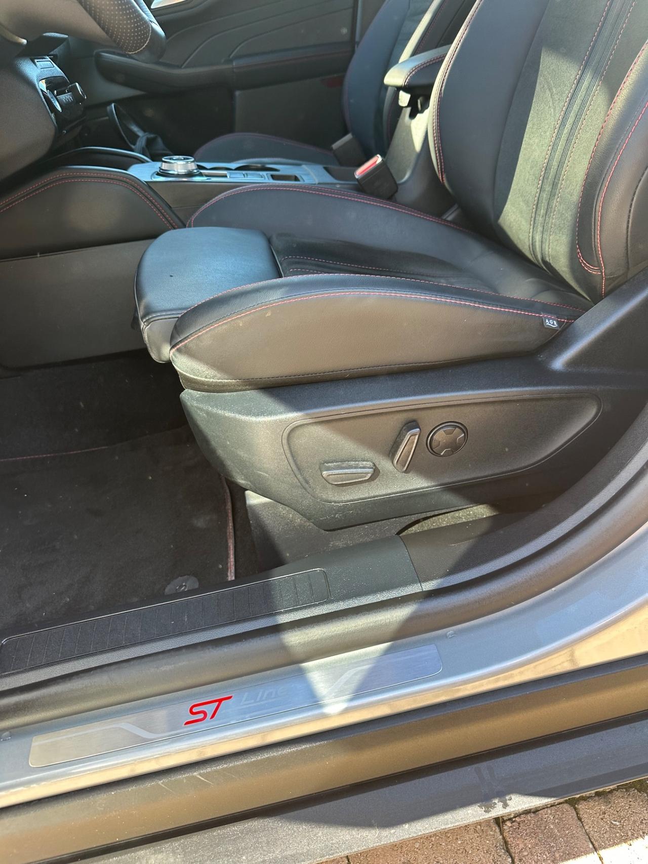 Ford Kuga 2.5 Full Hybrid 183 CV CVT AWD ST-Line