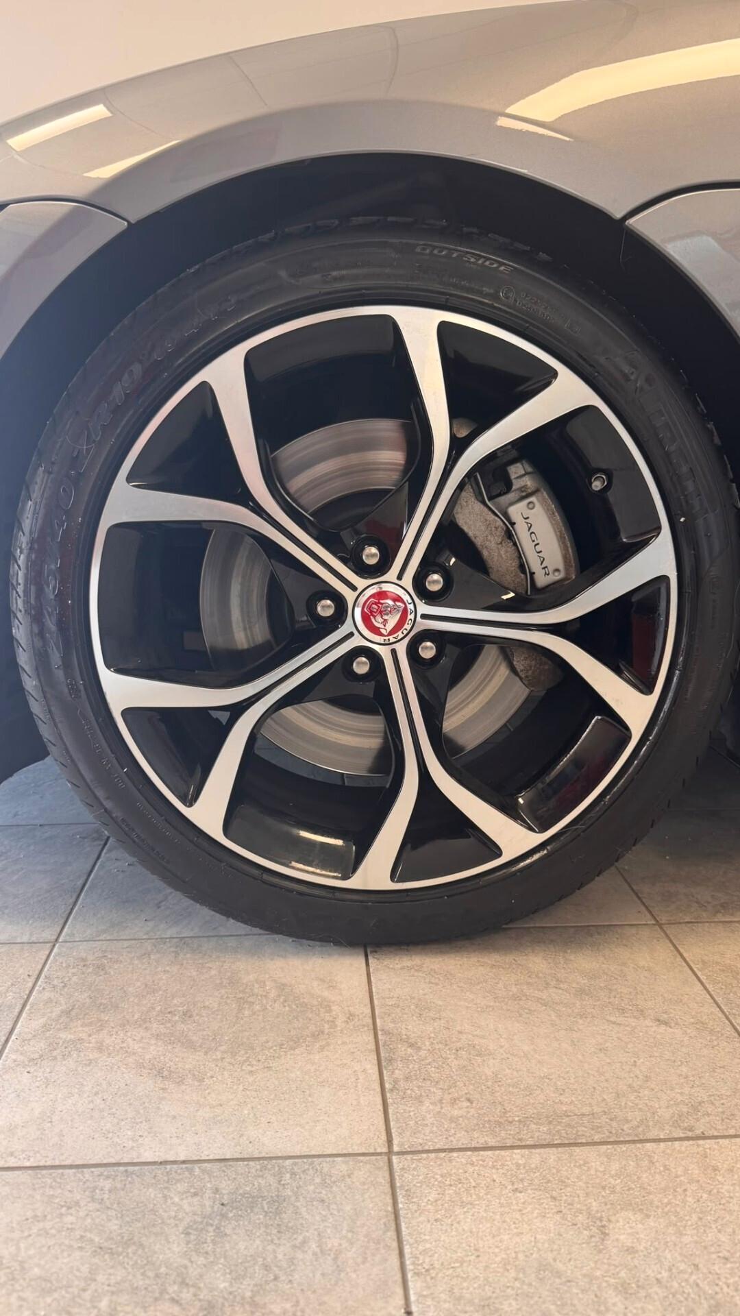 Jaguar F-Type 2.0 aut. Coupé R-Dynamic Black