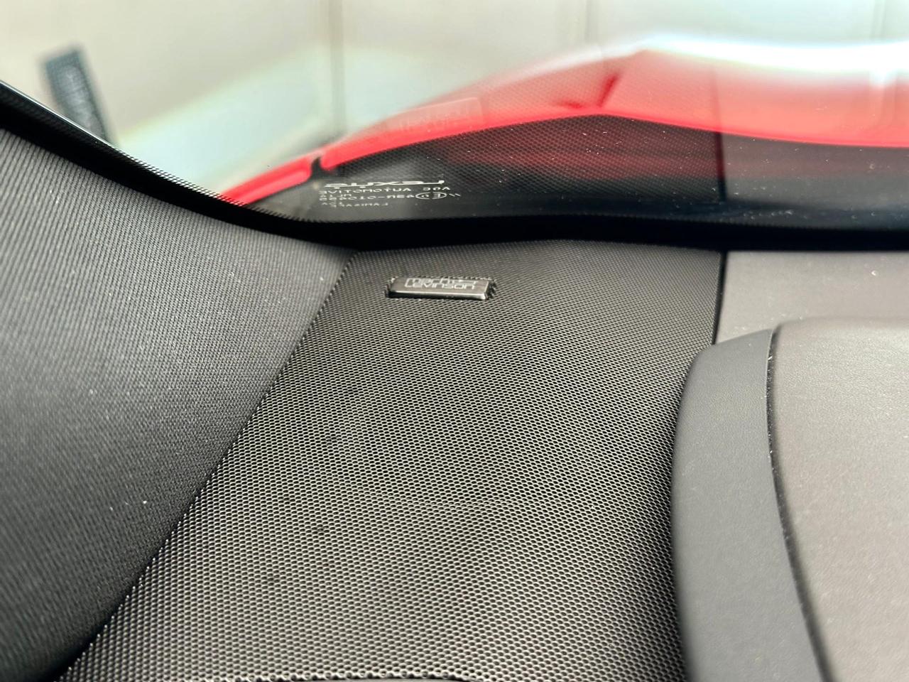 Lexus UX 300h 2.0 F-Sport 4wd cvt