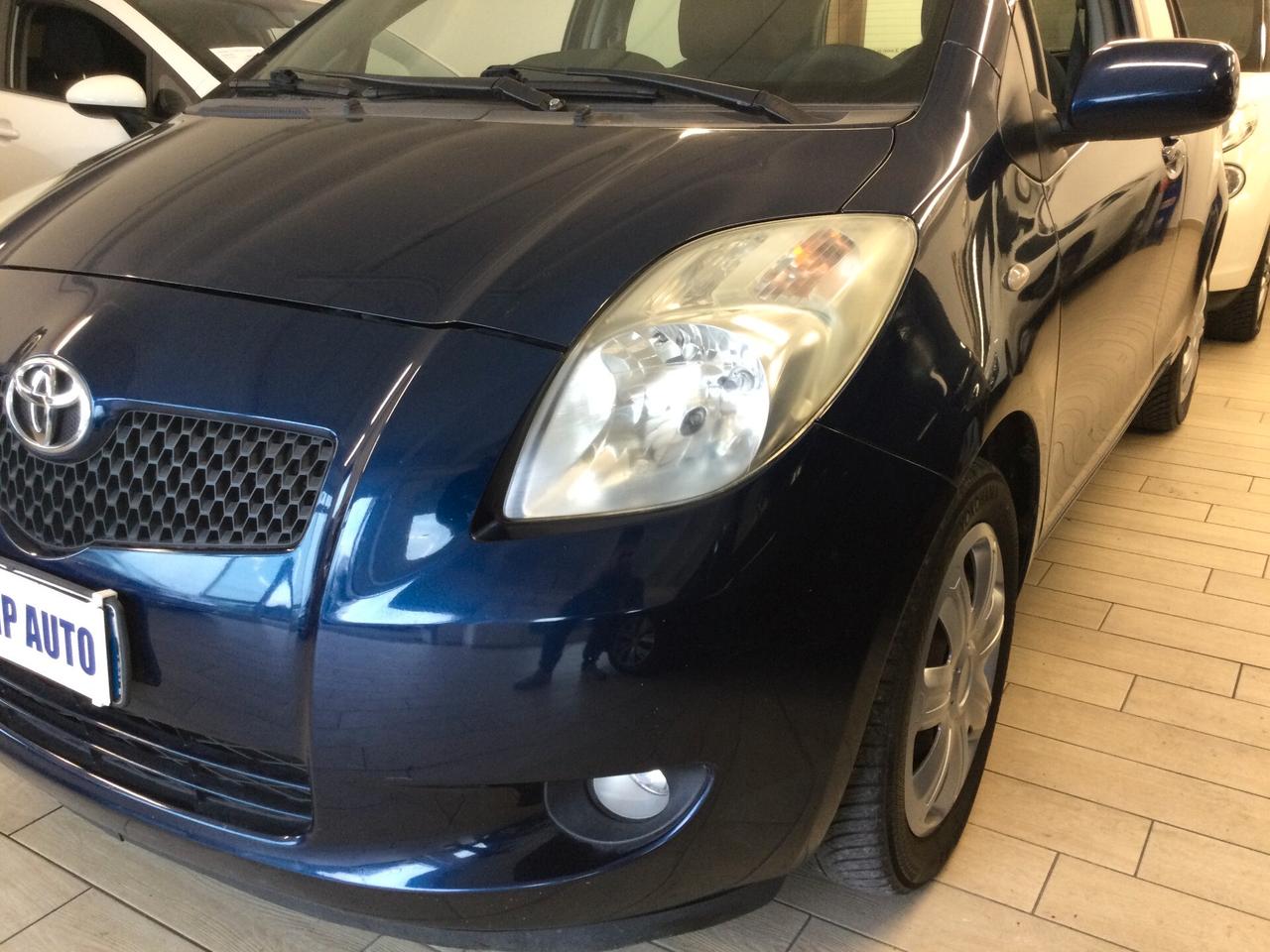 Toyota Yaris 1.3 5 porte Luna