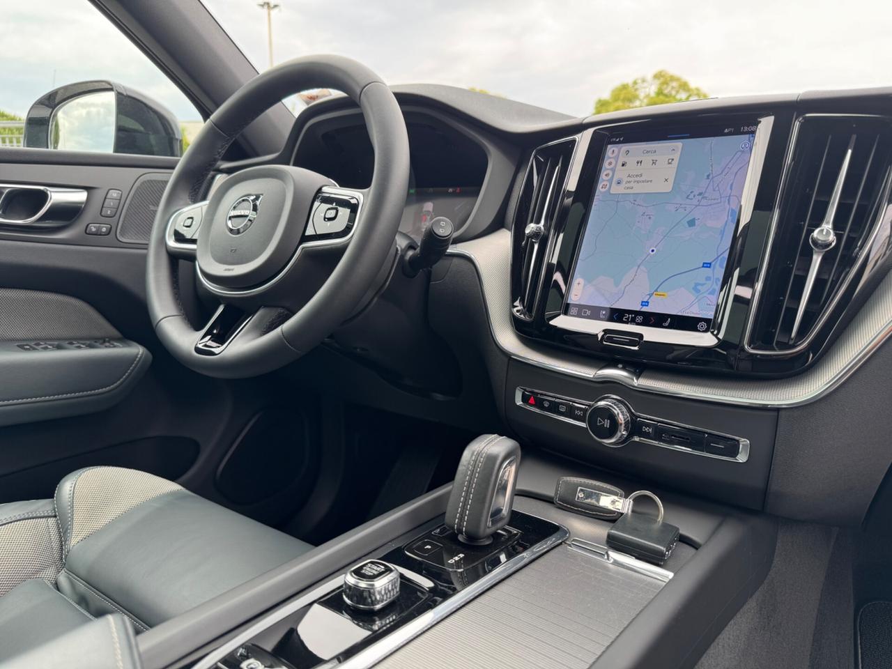 Volvo XC 60 B4 R-Design Plus Dark