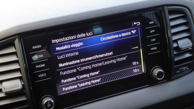 SKODA Karoq 1.6 TDI SCR DSG SportLine