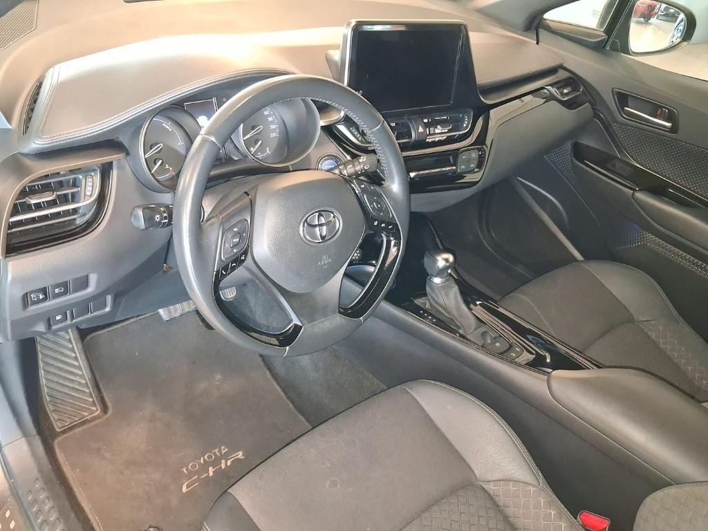 TOYOTA C-HR 2.0 Hybrid E-CVT Trend