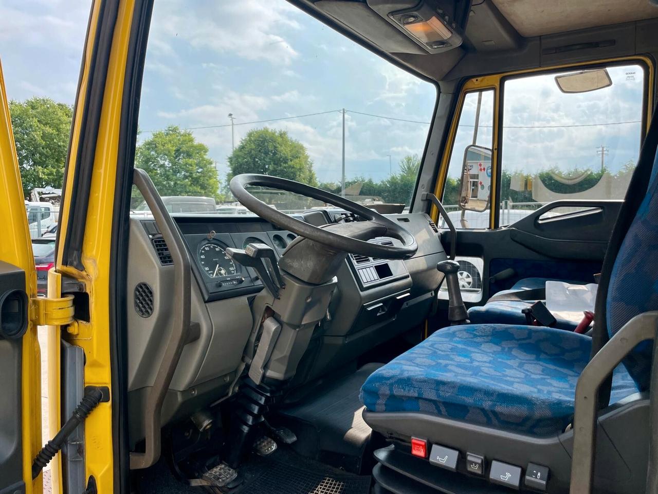 IVECO EUROCARGO 75E14 TRILATERALE + GRU FERRARI 540 A3