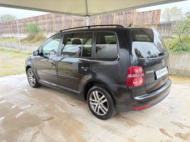 VOLKSWAGEN Touran 1.6 BENZINA FARI FENDI CERCHI IN LEGA OK NEOP