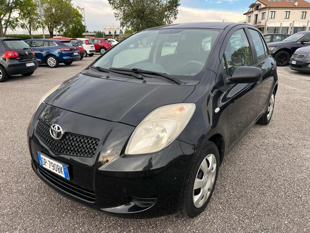 TOYOTA Yaris 1.0 5 porte Now