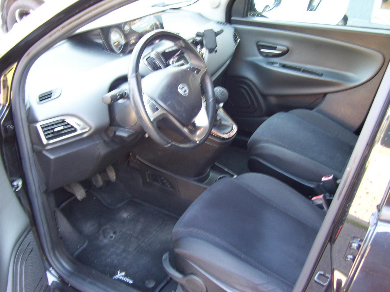 Lancia Ypsilon 0.9 TwinAir 85 CV 5 porte Metano Ecochic Gold