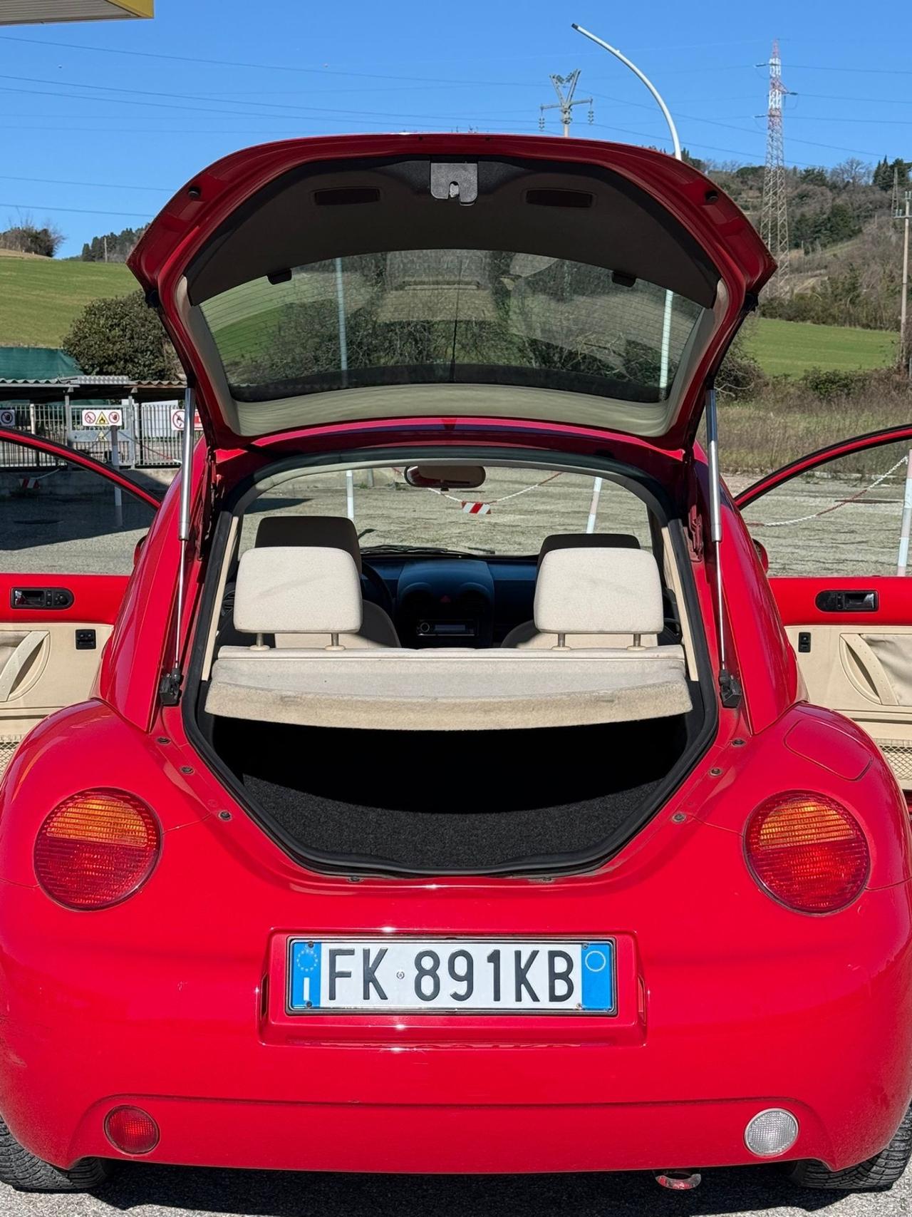 Volkswagen New Beetle 1.6 benzina Ok neopatentati