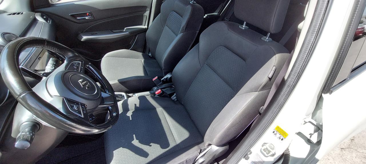 Suzuki Swift 1.2 Hybrid CVT Top cambio automatico