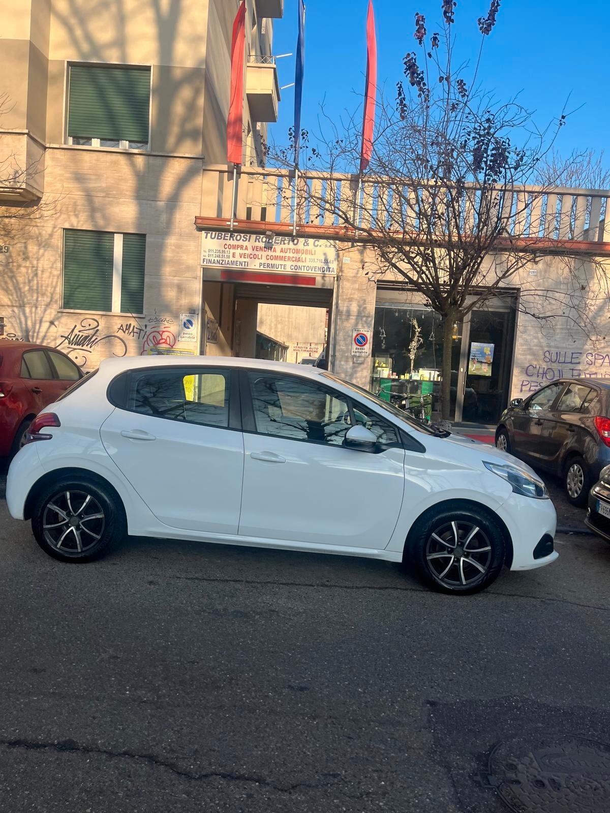 Peugeot 208 PureTech 82 5 porte Allure