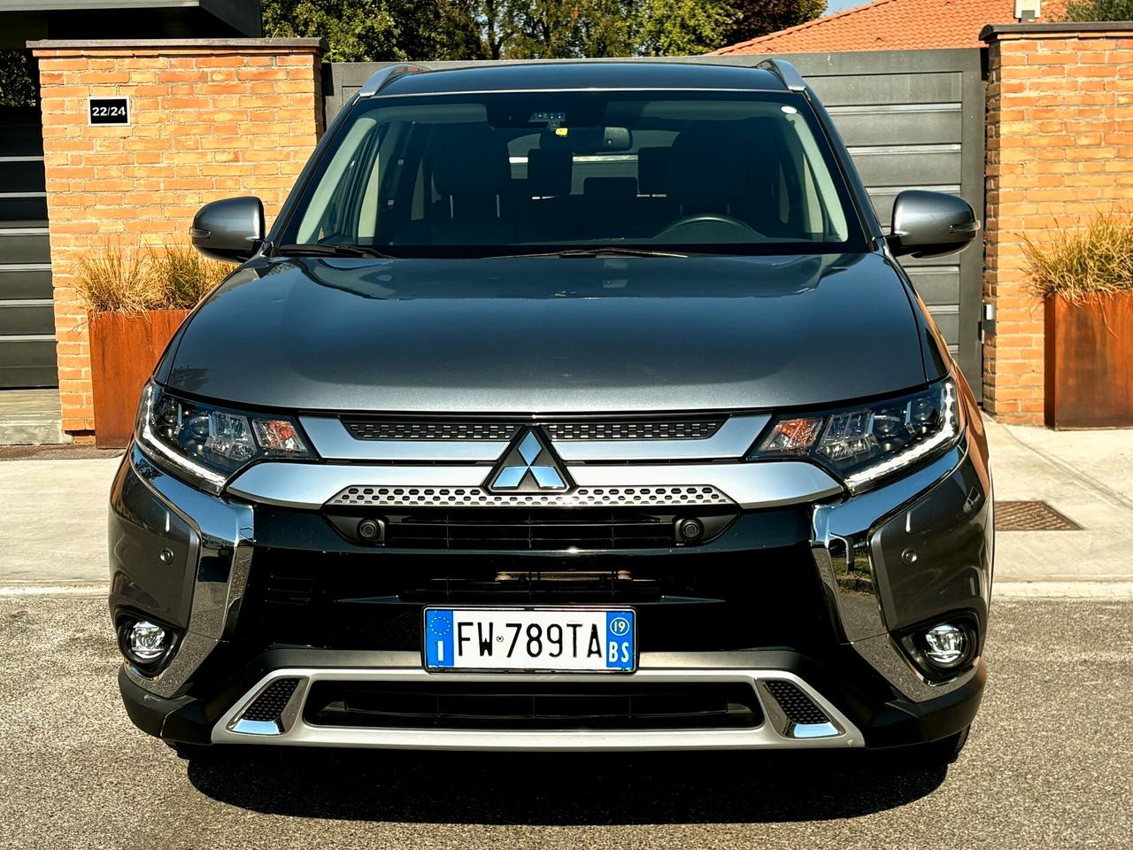 MITSUBISHI OUTLANDER 2.0b/GPL aut 4x4- 7POSTI-2019