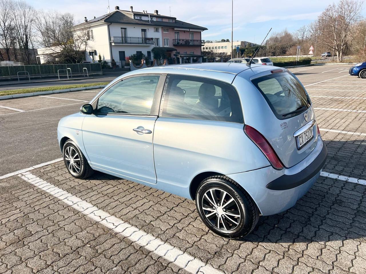 Lancia Ypsilon 1.2 16V Platino NEOPATENTATI