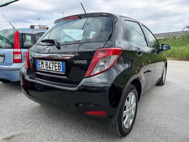 TOYOTA Yaris 1.0 5 porte Lounge
