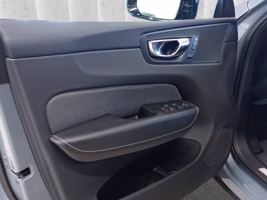 VOLVO XC60 2.0 b4 R-design awd auto del 2022