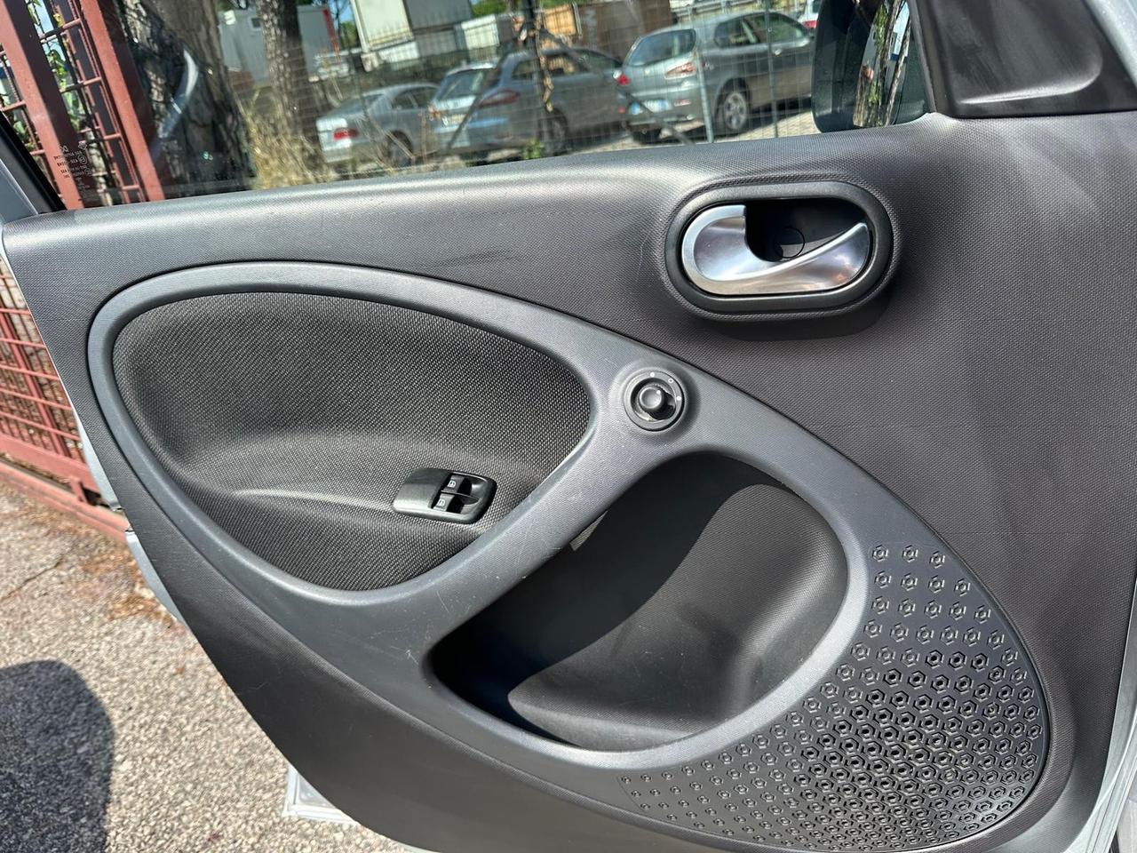 Smart ForFour 70 1.0 twinamic Superpassion *promo* uffic.smart