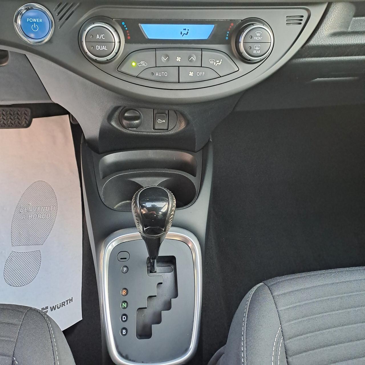 Toyota Yaris 1.5 Hybrid 73cv Business