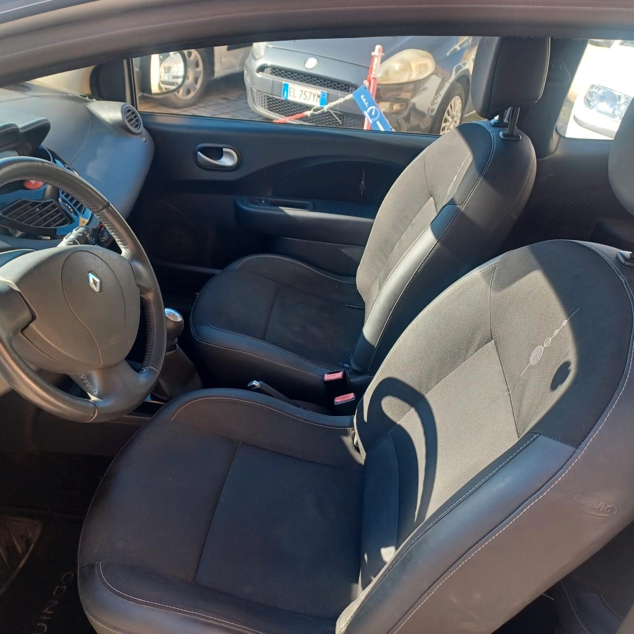 144.118KM TWINGO 1.2 PER NEOPATENTATI