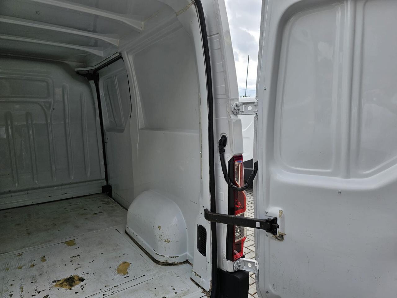 Renault Master 28 2.3 Dci PC TN 3 Posti- Coibentazione leggera