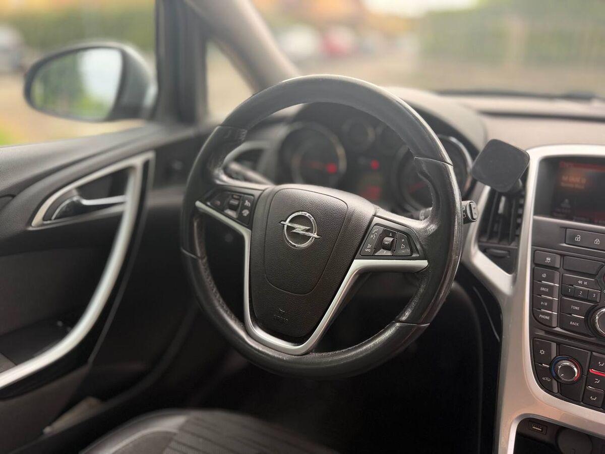 Opel Astra 1.7 cdti Cosmo 110cv