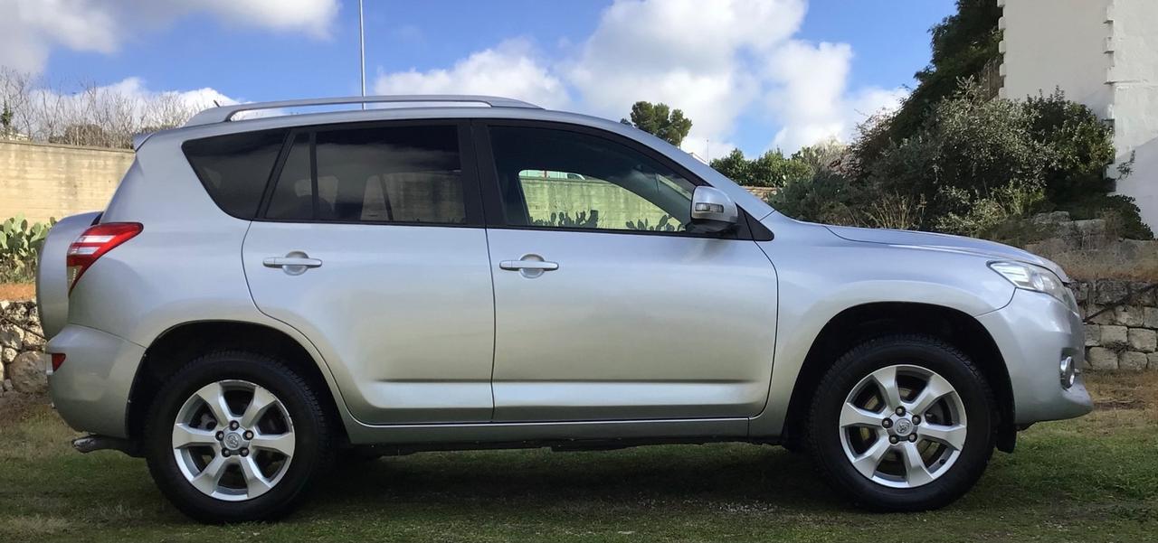 Toyota RAV 4 RAV4 Crossover 2.2 D-4D 150 CV DPF Luxury