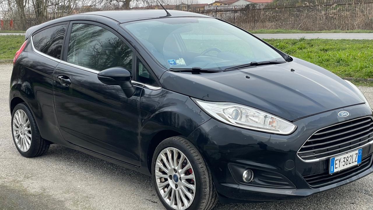 Ford Fiesta 1.5 TDCi 75CV 3 porte Black & White Edition